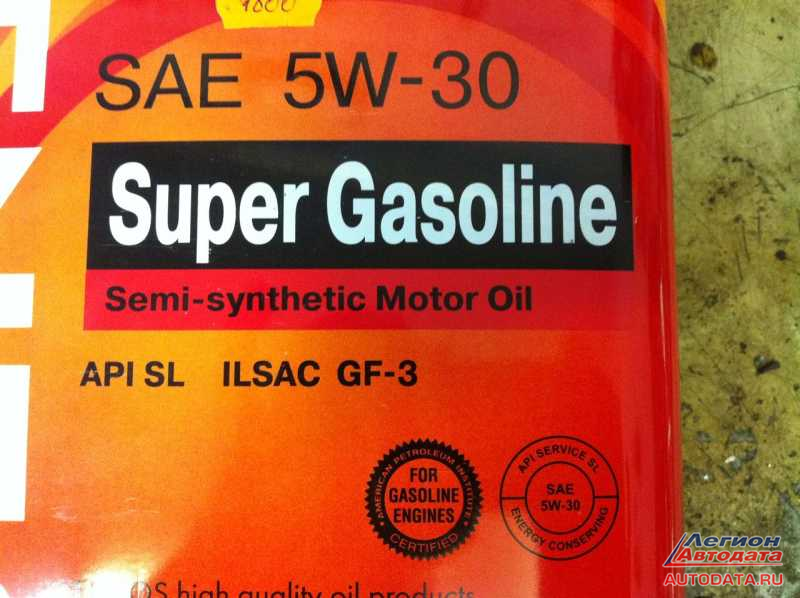Не нужно удивляться, увидев на этикетке надпись "For gasoline" или "Super Gasoline", тогда как по API материал соответствует классу SJ/CF, имеющему отношение к "дизелям" и бензиновым ДВС одновременно. 