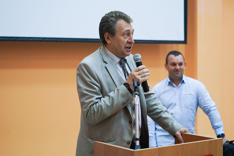 Приветственные слова участникам конференции произнес Зиманов Лев Леонидович, проректор МАДИ по учебной и воспитательной работе.