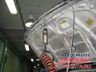 Второй автомобиль из серии &laquo;Ремонт с использованием дымогенератора&raquo; - Hyundai Sanra Fe. 