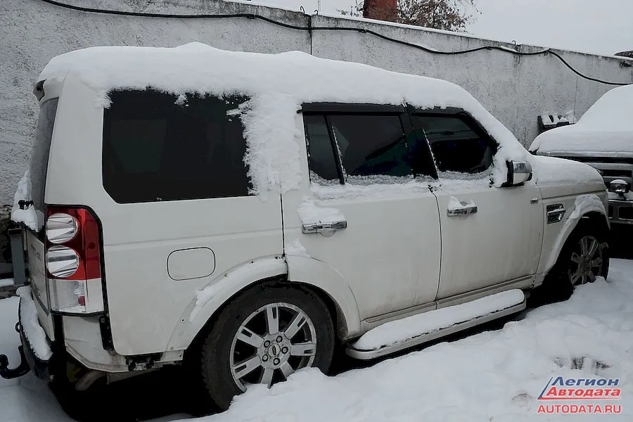 Другая машина, Ленд Ровер.