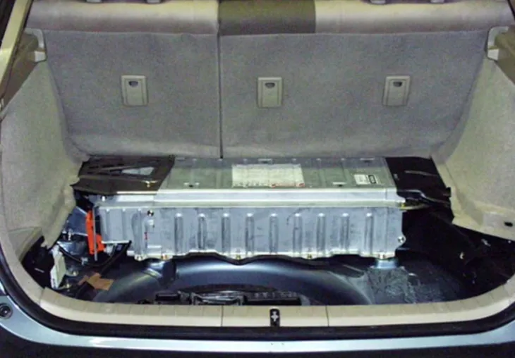 Рассмотрим Prius 20, где неисправна ВВБ.